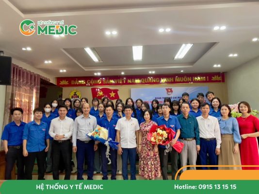 Chương trình kết nghĩa góp phần tăng cường chăm sóc sức khỏe học đường, tư vấn hướng nghiệp ngành y và lan tỏa tinh thần trách nhiệm xã hội của tuổi trẻ.