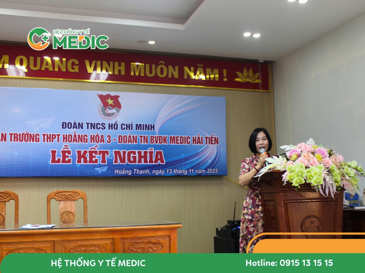 Đại diện Ban Giám hiệu Trường THPT Hoằng Hóa 3 phát biểu tại buổi lễ