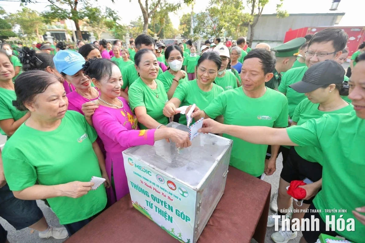 Chương trình nhận được sự quan tâm và tham gia ủng hộ của đông đảo người tham dự.