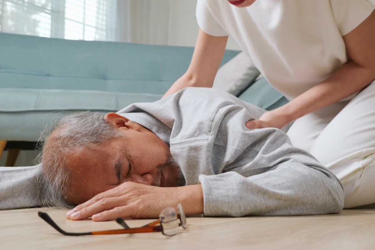 Người cao tuổi, người tăng huyết áp và bệnh tim mạch có nguy cơ đột quỵ cao hơn trong mùa đông.