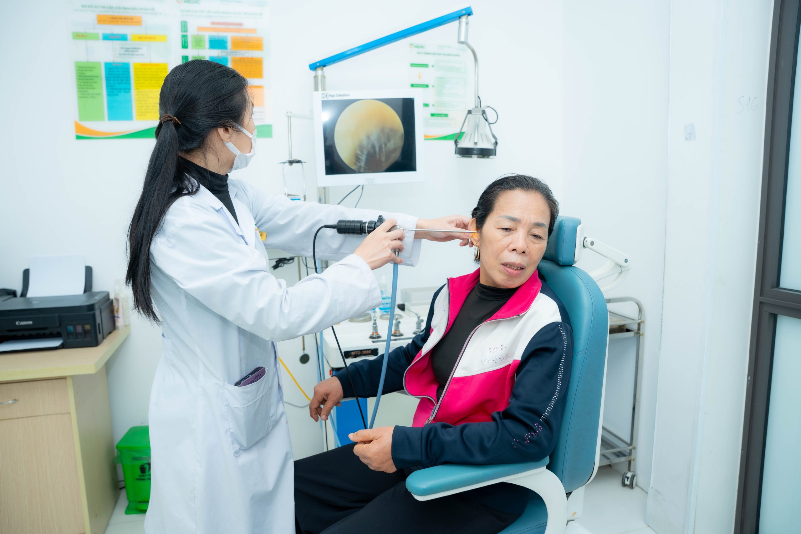 Không gian hiện đại, khang trang tại Phòng khám Đa khoa MEDIC Đông Anh, đáp ứng tiêu chuẩn y tế và trải nghiệm người bệnh.