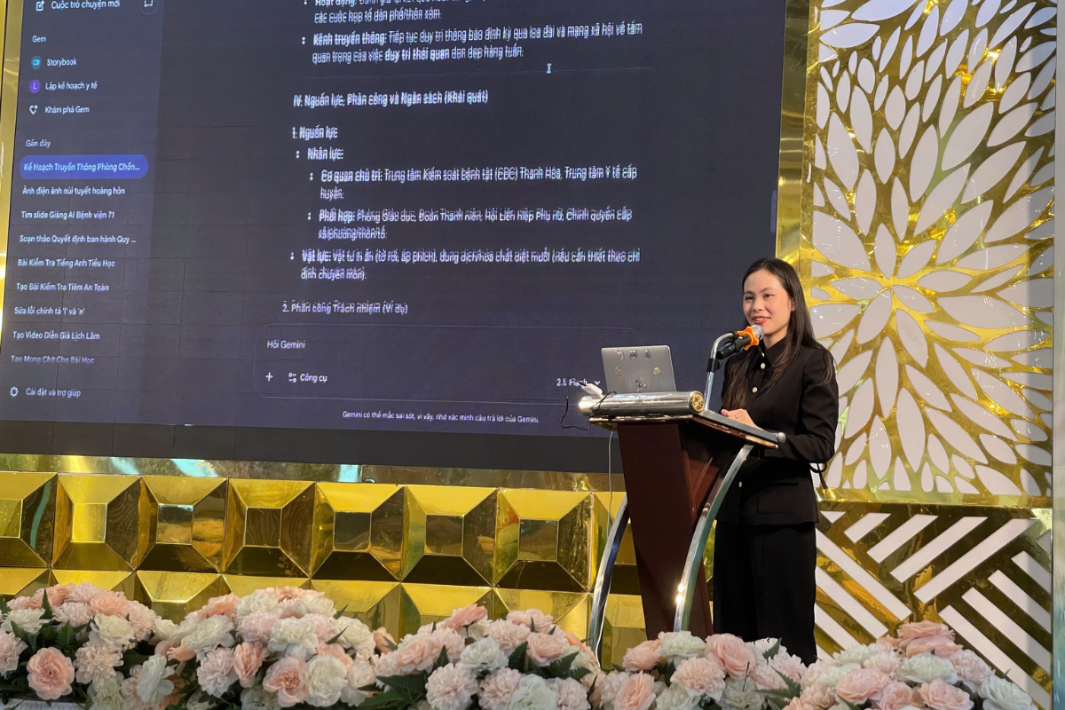 Chuyên gia trình bày về trí tuệ nhân tạo trong y tế tại buổi  tập huấn