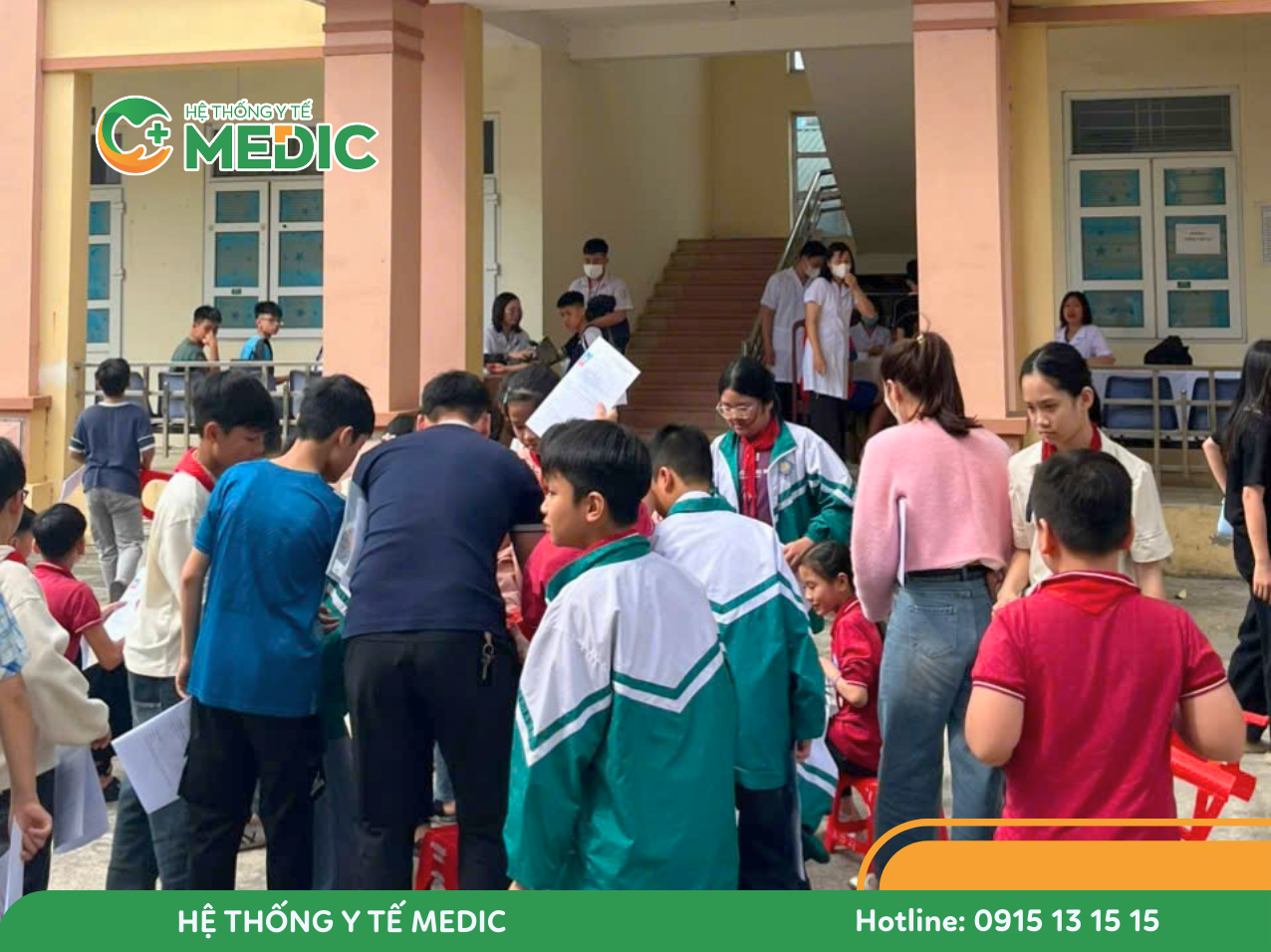 Quy trình khám sức khỏe học sinh được thực hiện bài bản, nhanh chóng và chính xác