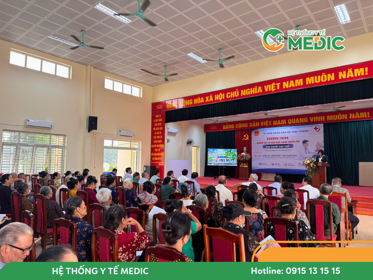 Hoạt động khám bệnh diễn ra tại Nhà văn hóa thôn Hải Bối