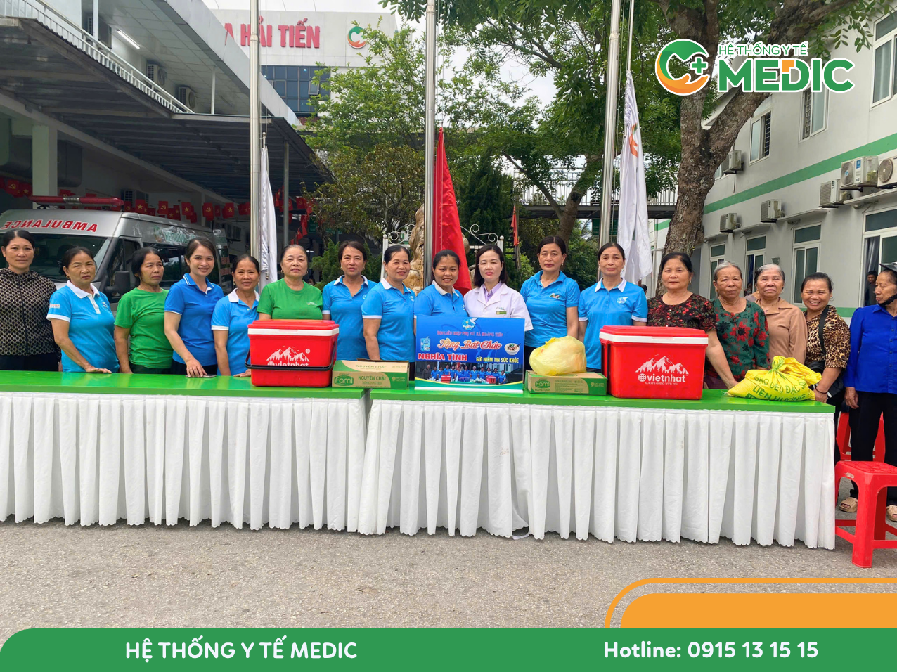 Ngay từ sáng sớm các cô, các chị trong Hội phụ nữ Xã Hoằng Tiến đã có mặt tại Bệnh viện Đa khoa Medic Hải Tiến 