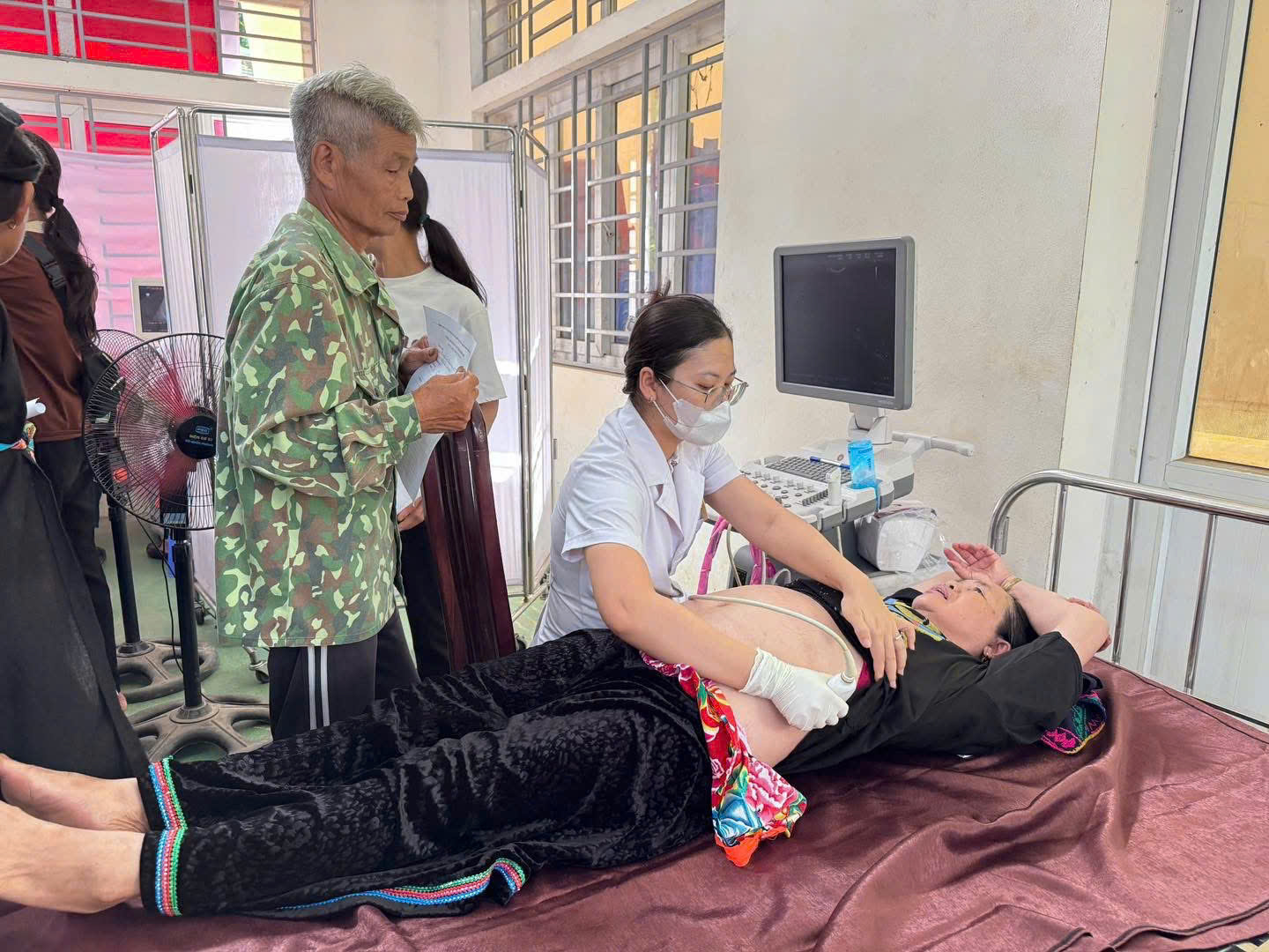 ừng lượt thăm khám được thực hiện tận tâm, chu đáo, mang đến sự an tâm và tin tưởng cho bà con.