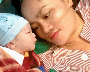 Sản phụ Trần Thị Nhung hạnh phúc đón bé yêu chào đời sau ca sinh mổ lần 4 tại Bệnh viện Đa khoa Medic Hải Tiến.