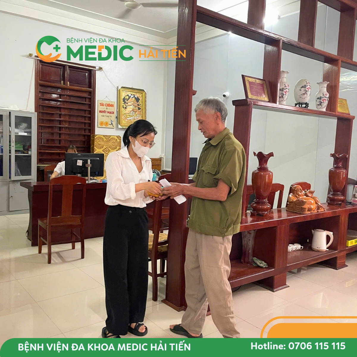 Những suất ăn sáng được gửi trao đến các bác bệnh nhân
