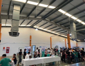 Toàn cảnh buổi khám sức khỏe cho 2.600 công nhân tại Công ty May Minh Anh Đô Lương