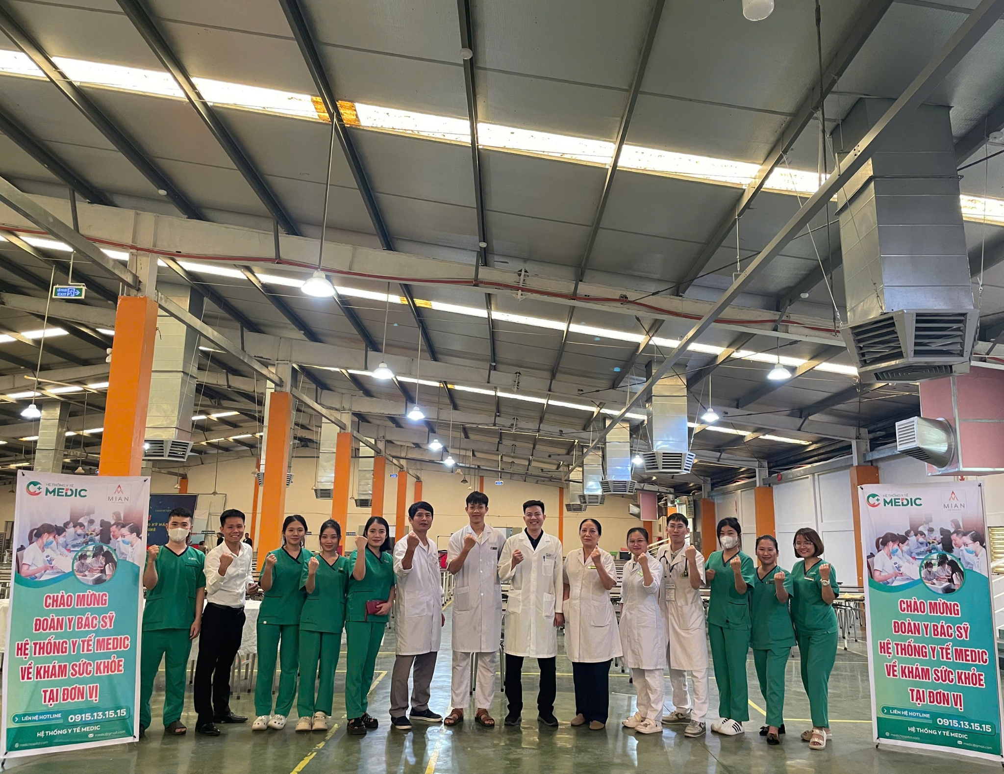 Đội ngũ y bác sĩ và kỹ thuật viên Medic Hải Tiến trực tiếp thực hiện công tác thăm khám